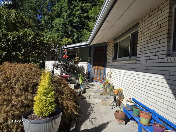 95048 Timber Park Ln, Coos Bay, OR 97420