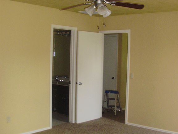 4th image of 148 Hickory Hill St
