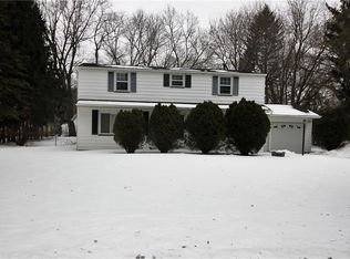 255 Raphael Dr, Webster, NY 14580