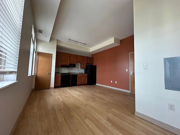 Abbott Apartments — Photo 31