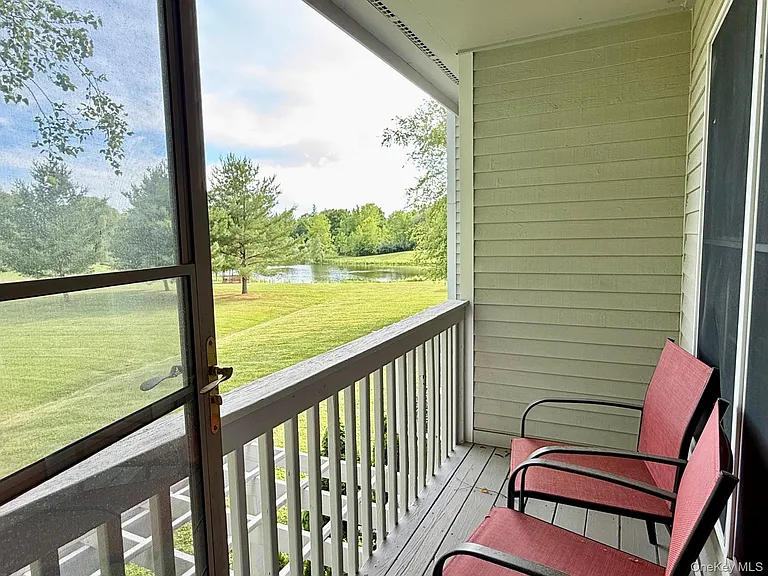 68 Rosemary Way — Photo 10