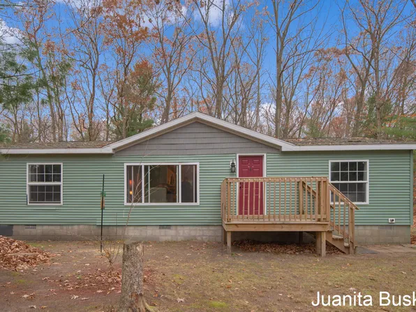 14291 Taft St, Spring Lake, MI 49456