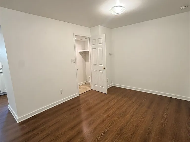 4203 & 4205 Evanston Ave N — Photo 12