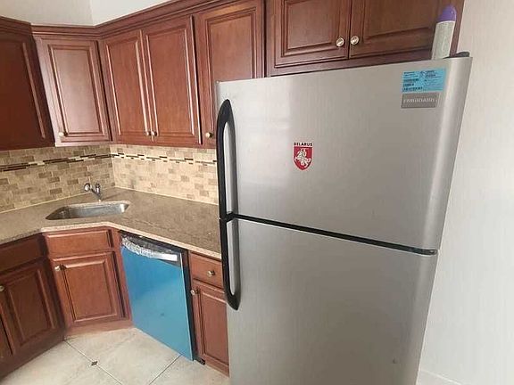 4th image of 1775 E 13th St #6