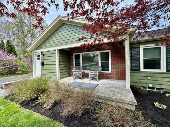 49 Rand Pl, Pittsford, NY 14534