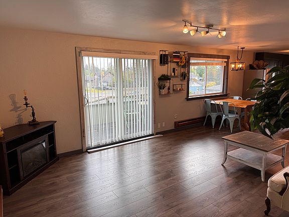 3rd image of 161 W Pacific Ave #3