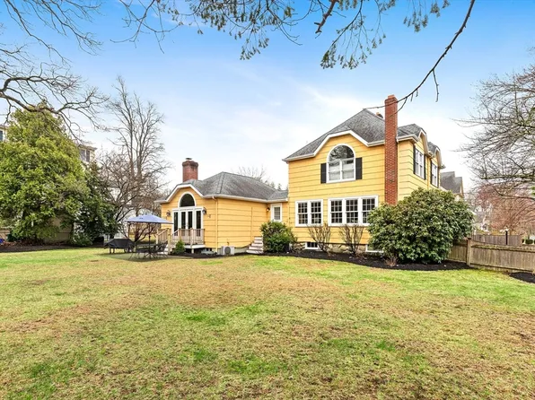 6 Freemont St, Lexington, MA 02421