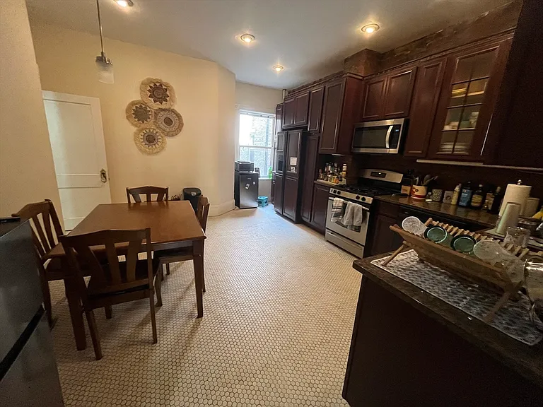 1033 Beacon St #1 — Photo 15