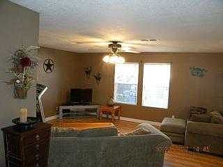 4th image of 6105 Park Hill Ave NW