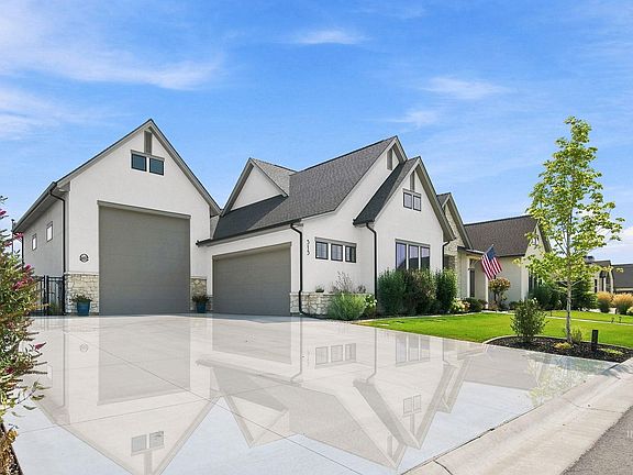 4th image of 515 Century Ave