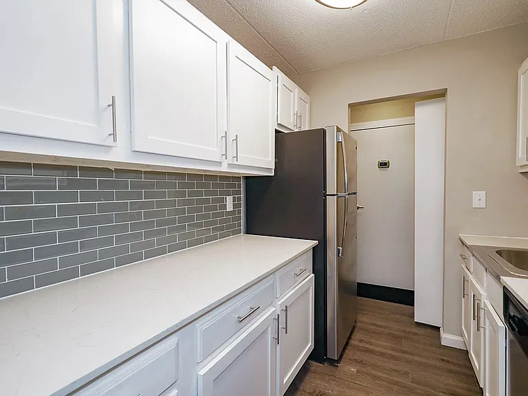 The Evalee Apartments — Photo 48