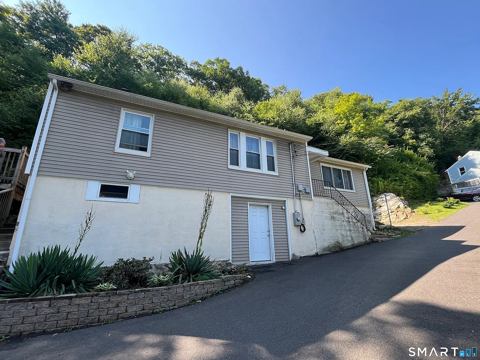 2 bed, 1.0 bath, 1020 sqft, $1,800 — Photo 2