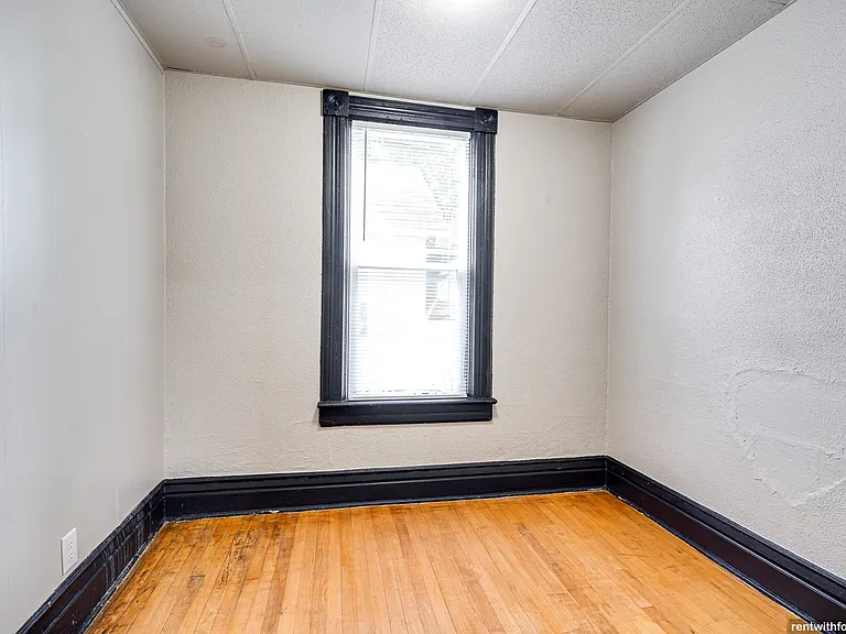1201 Michigan St/ 505 12th Ave. — Photo 4