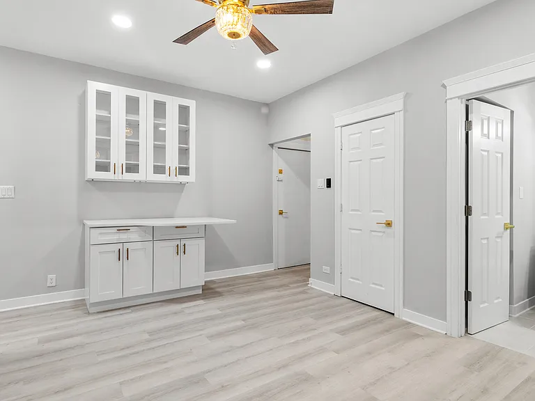 1127 W Farwell Ave #105 — Photo 6
