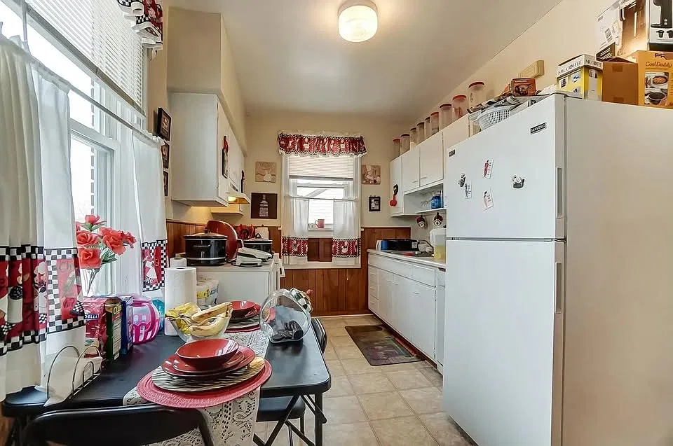 1 bed, 725 sqft, $1,000 — Photo 3