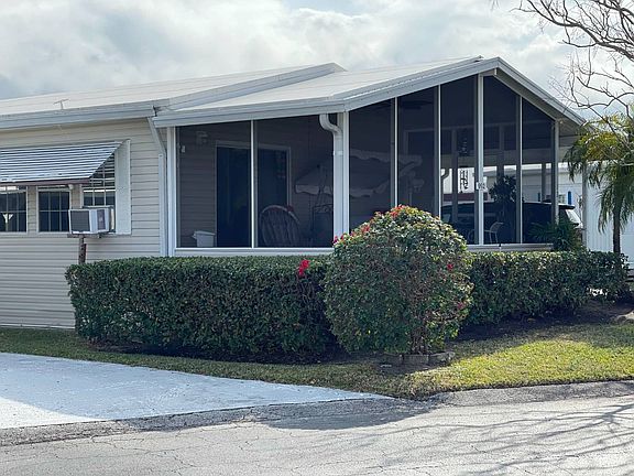 3rd image of 992 Hill Colony Cir