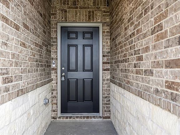 5th image of 2119 Levant Ln
