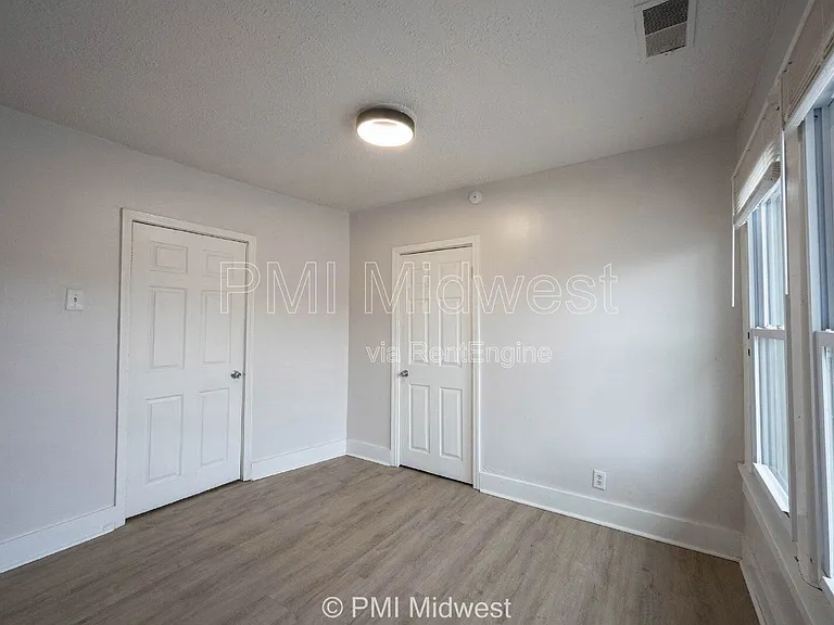 2211 E New York St #B — Photo 9