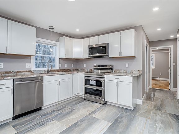 5th image of 1020 Richardson Rd