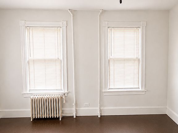 2nd image of 40 N Chestnut St #11580319