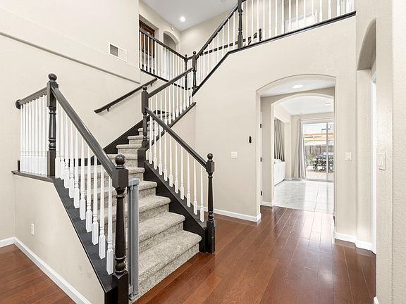 5th image of 2049 Waterville Dr
