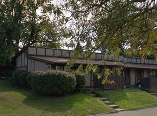 883 1st St NE APT 3, Massillon, OH 44646
