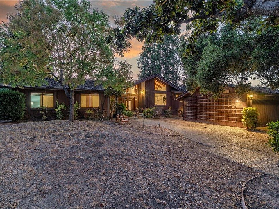 1st image of 14131 Woodview Ln