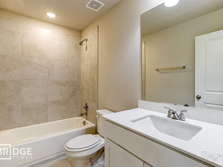 4140 Tobin Dr — Photo 12