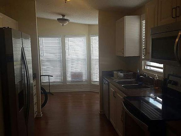 5th image of 1213 La Paloma Dr