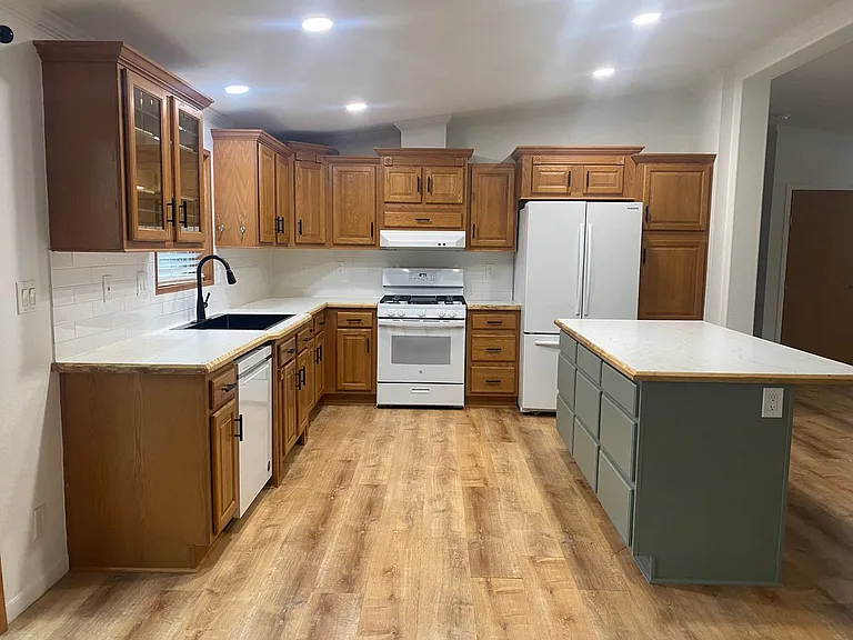 1027 Falls Creek Dr — Photo 6