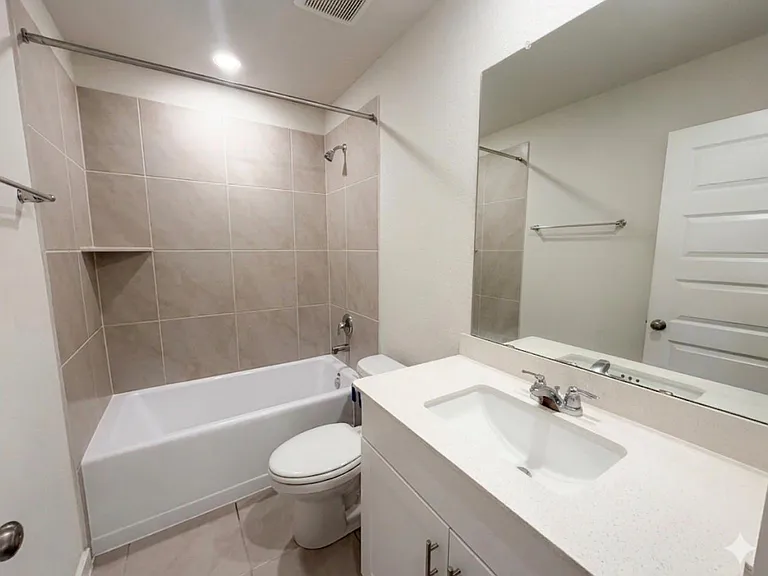 5549 Madden Ln — Photo 5