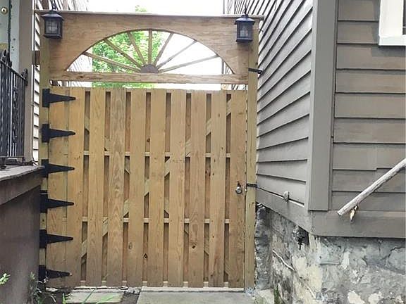 3rd image of 142 Parkdale Ave