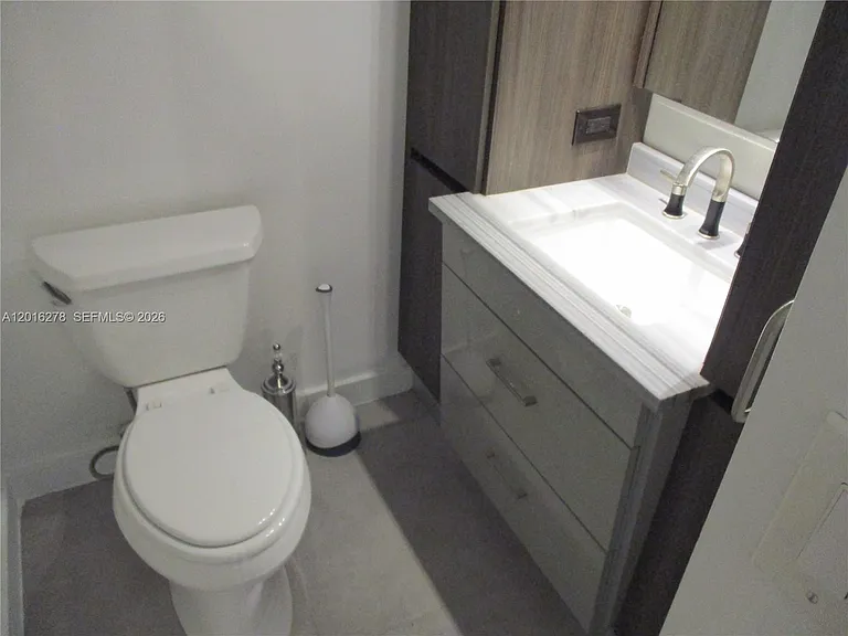 5313 Collins Ave #1111 — Photo 24