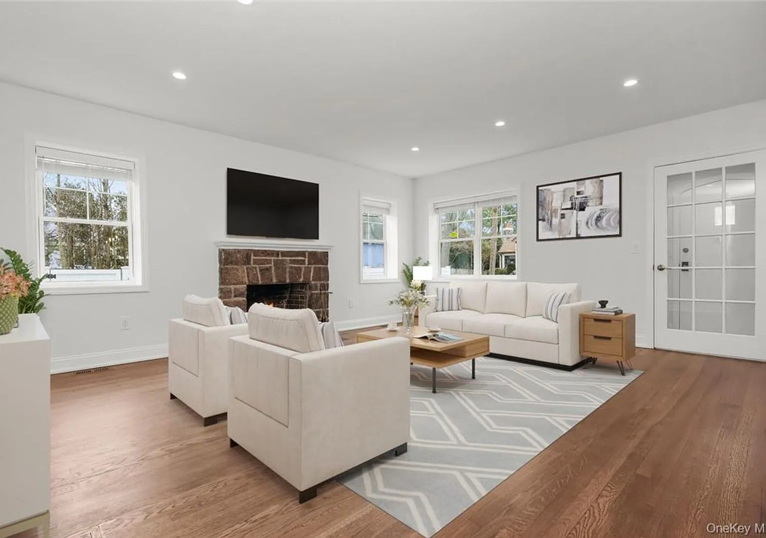 3 bed, 2.0 bath, 1446 sqft, $5,800 — Photo 3