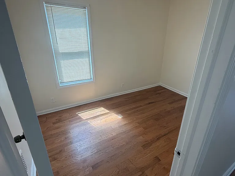 304 Poplar St #1 — Photo 3
