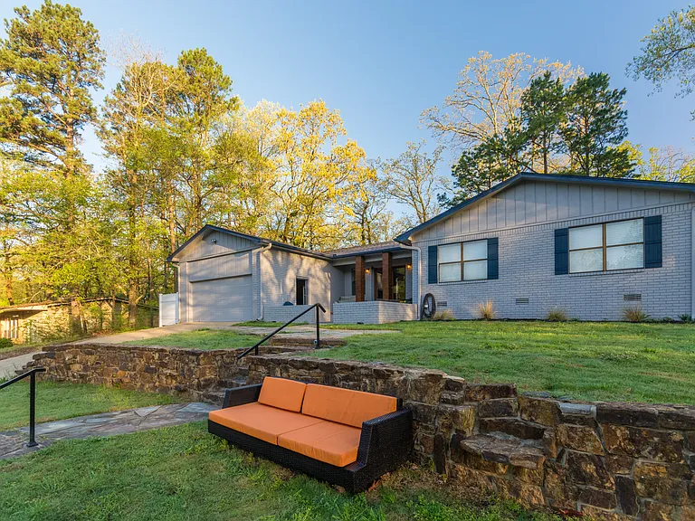 132 Buster Reed Dr — Photo 1