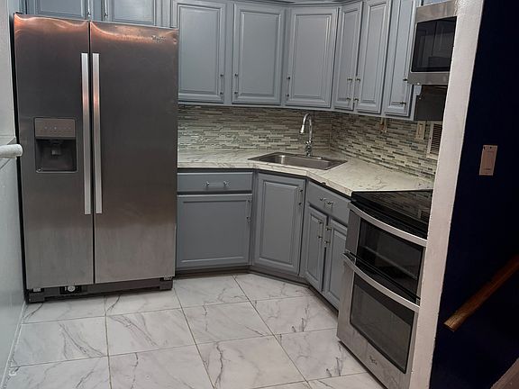 2nd image of 3633 Olinville Ave Floor 3