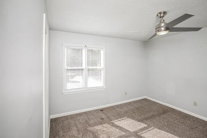 148 Pear Tree Cir — Photo 5