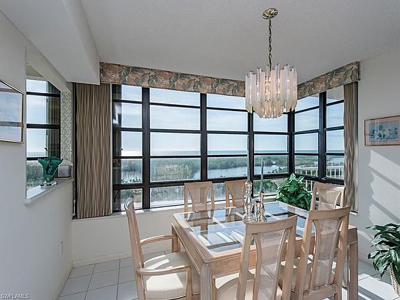 3rd image of 380 Seaview Ct APT 612