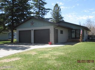 205 Cedar Ave NW, Warroad, MN 56763