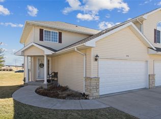 3748 Stoneview Cir SW, Cedar Rapids, IA 52404