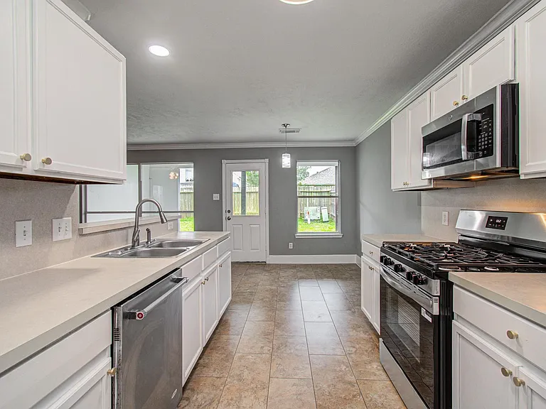 13963 Maximos Dr — Photo 11
