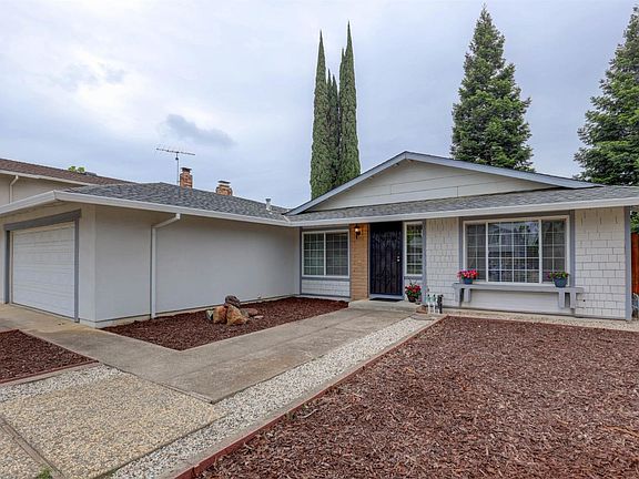 3rd image of 8260 Canyon Oak Dr