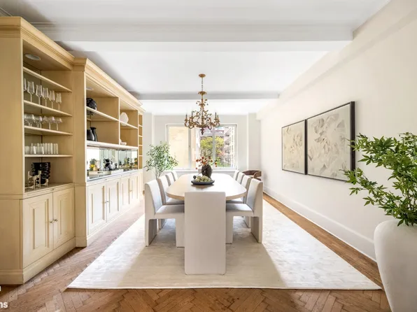 1095 Park Avenue 6D image 3 of 15