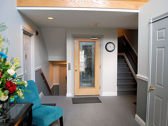 Renovated Lobby w/Elevator