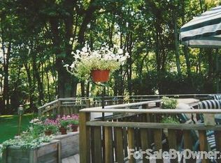 7770 Canterbury Dr, Springfield, IL 62712