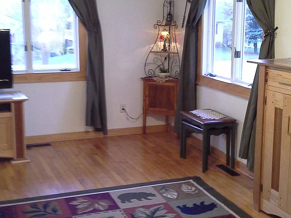 5th image of 334 S John St