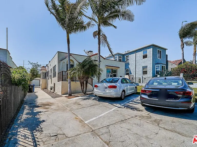 1329 S Tremaine Ave — Photo 2