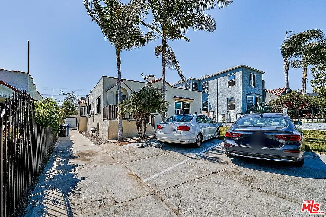 Building Photo - 1329 S Tremaine Ave