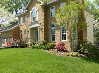 8702 Middleford Dr, Springfield, VA 22153